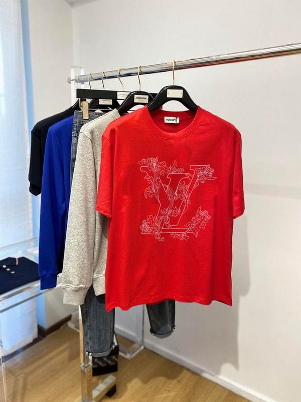 Louis Vuitton Men's T-shirts 1047